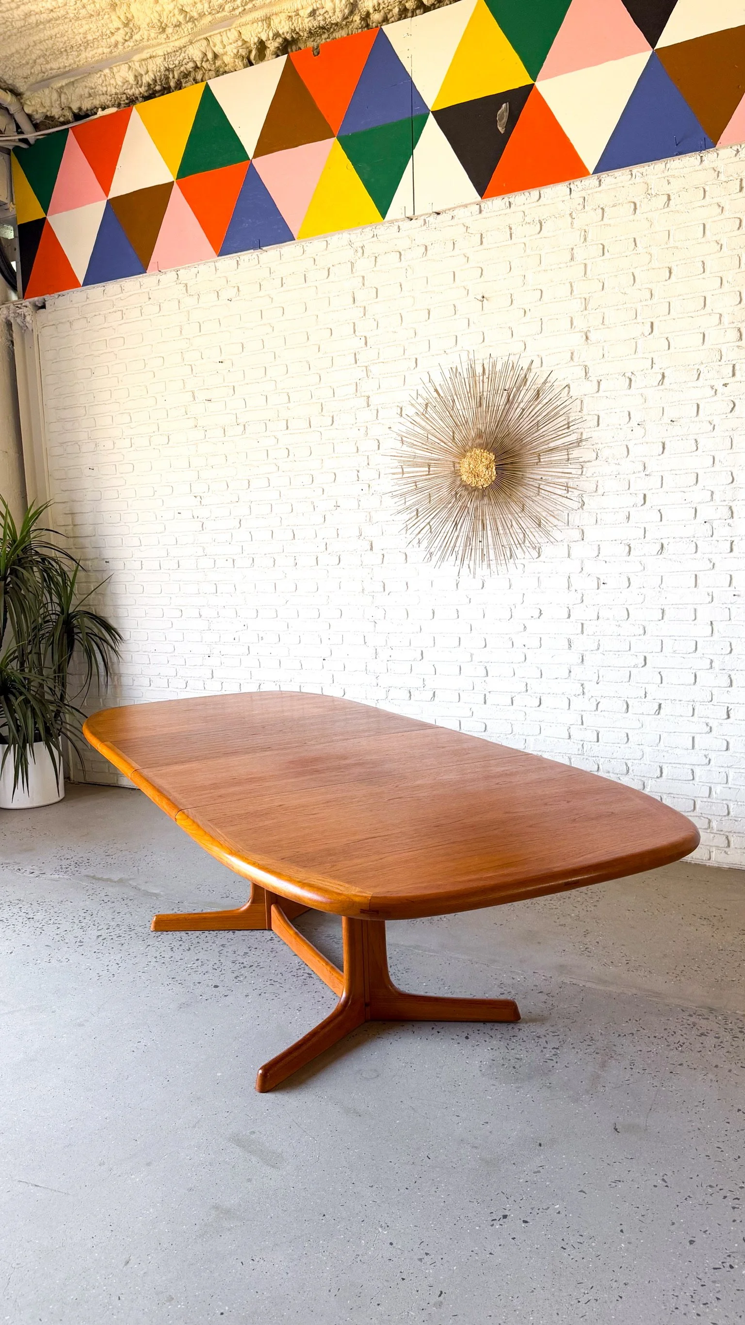 Teak dining table with 2 leaves by Dyrlund Denmark10.jpg