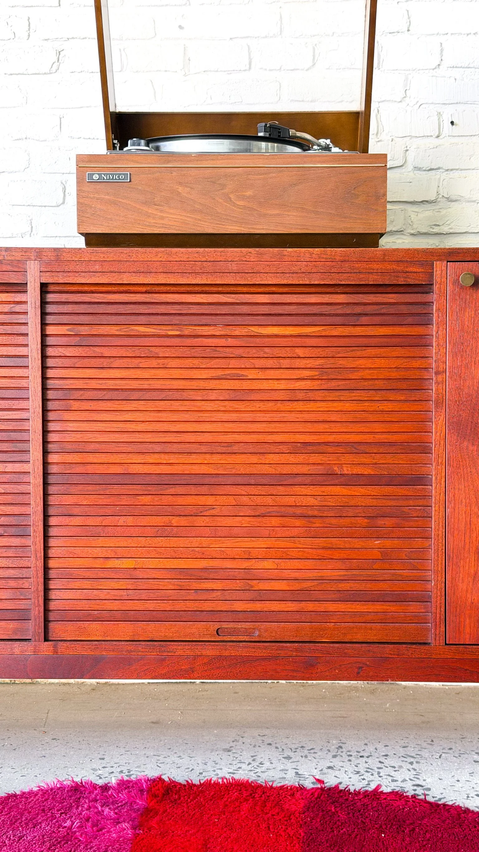 Oiled Walnut Credenza circa 1960s21.jpg