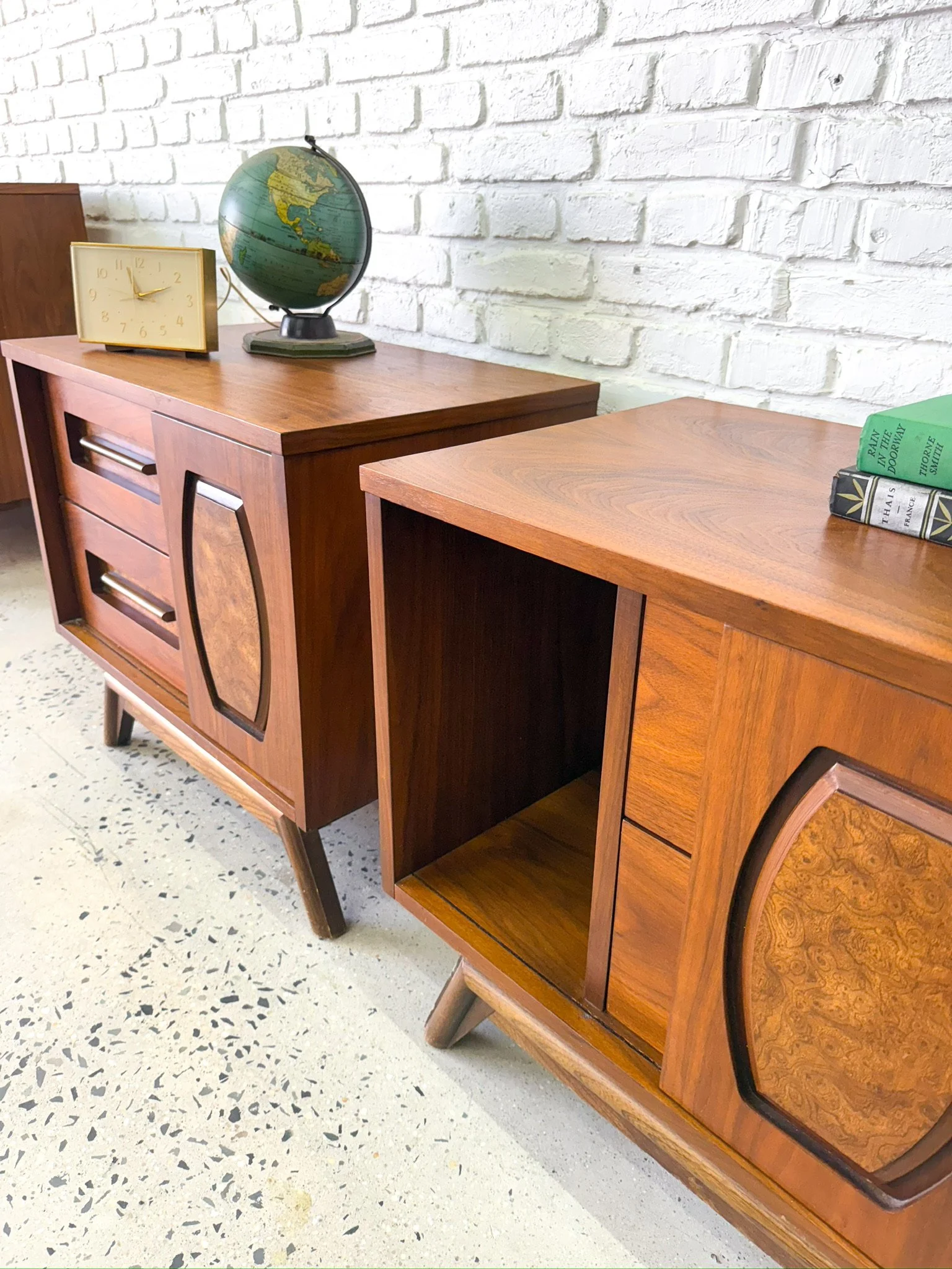 Young MFG Nightstands13.JPG