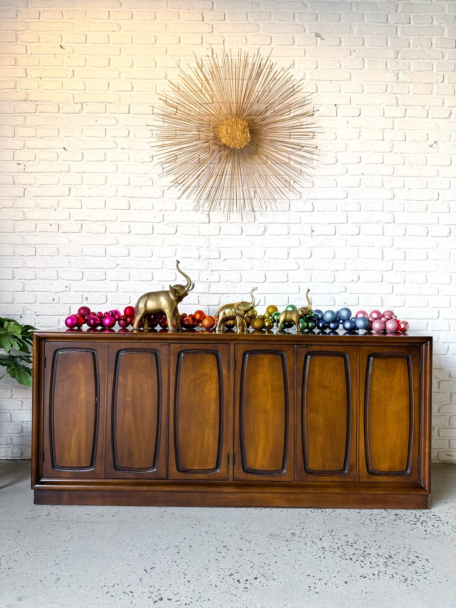 broyhill emphasis walnut credenza2.jpg