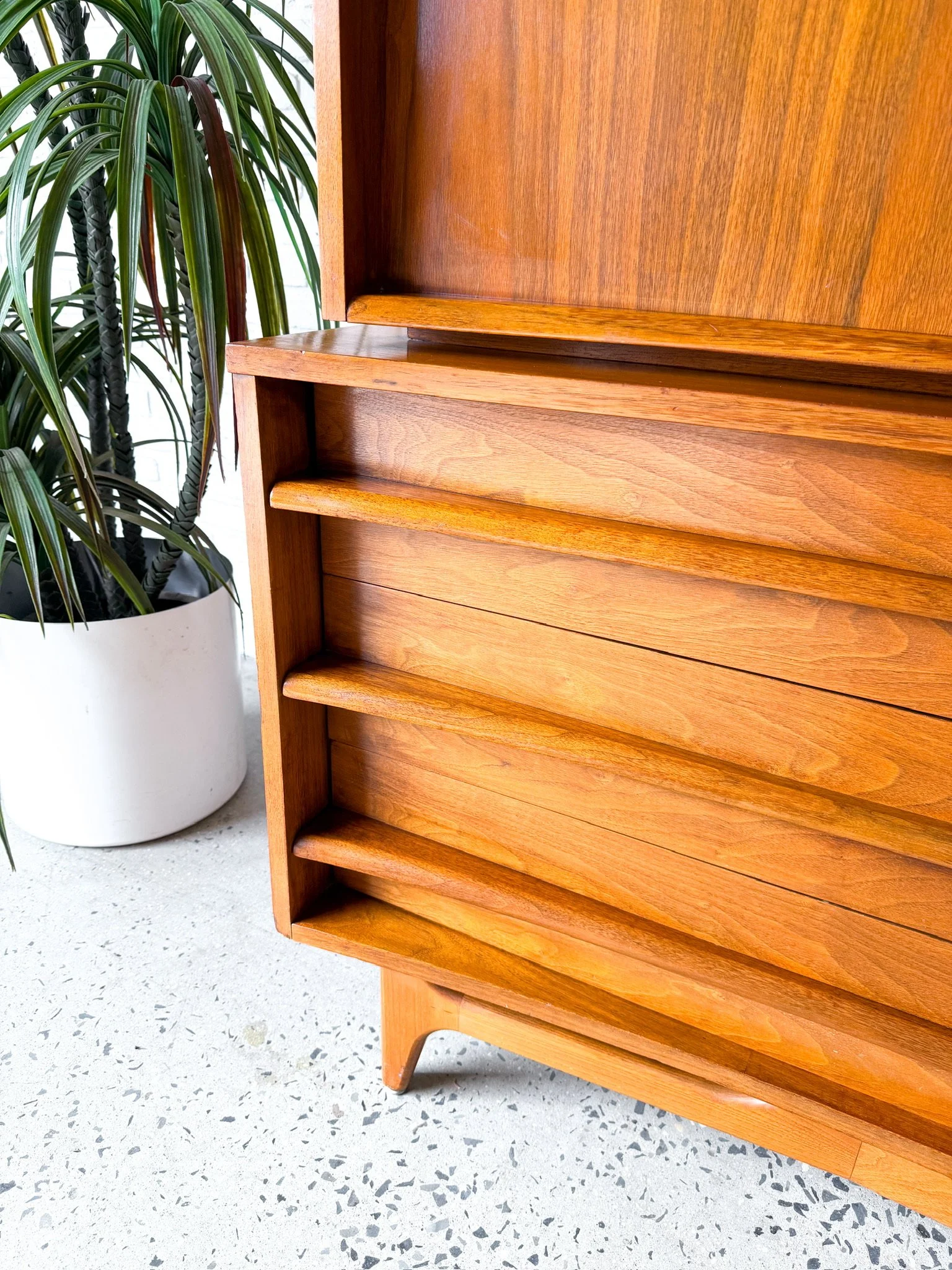 Young MFG Highboy Dresser10.jpg