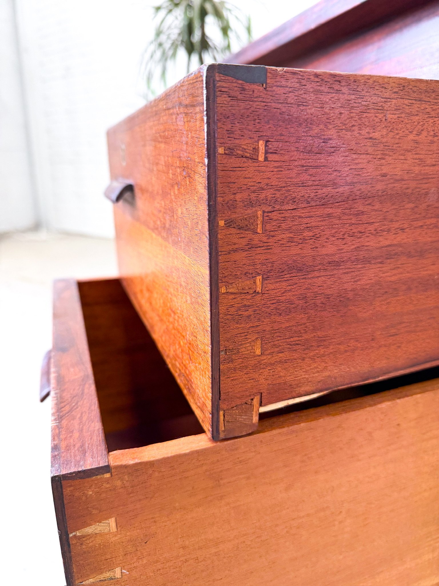 Rosewood Executive Desk11.jpg