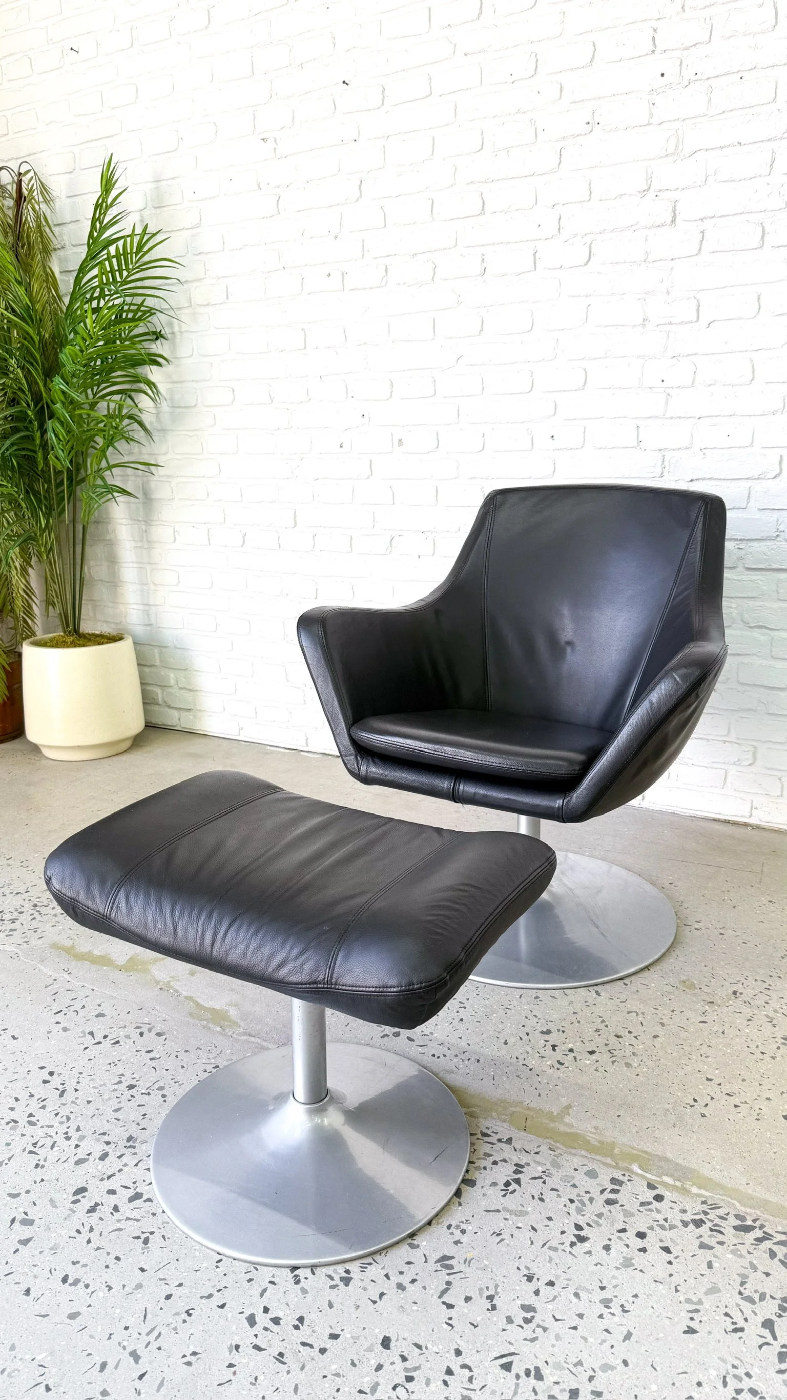Bolia Leather Lounge Chair10.JPG