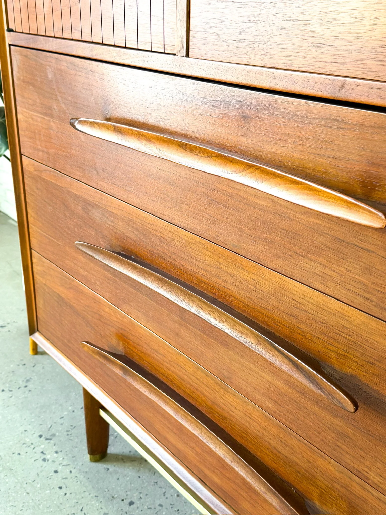1960s Mid Century Modern Walnut Highboy Dresser4.jpg