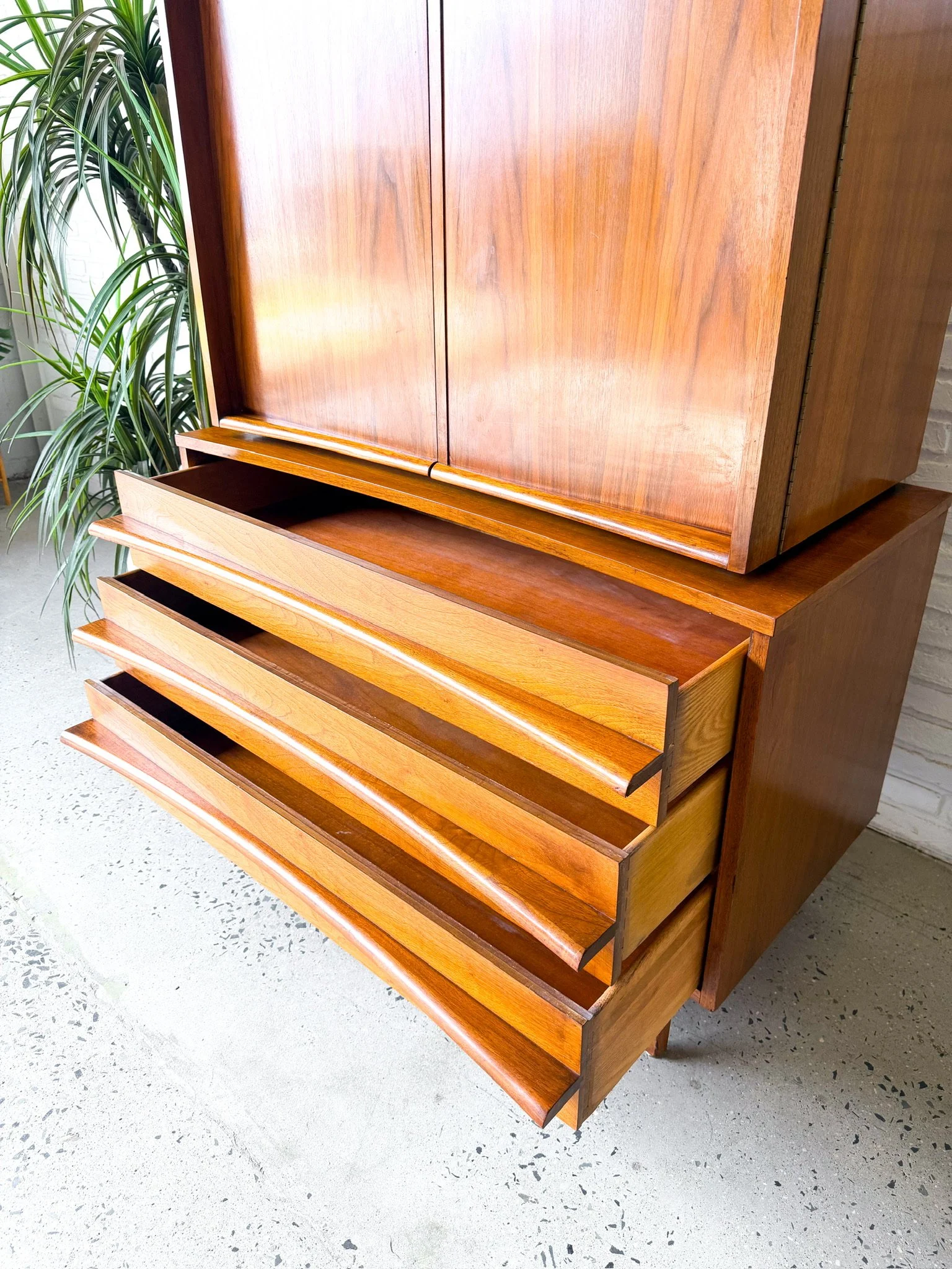 Young MFG Highboy Dresser8.jpg