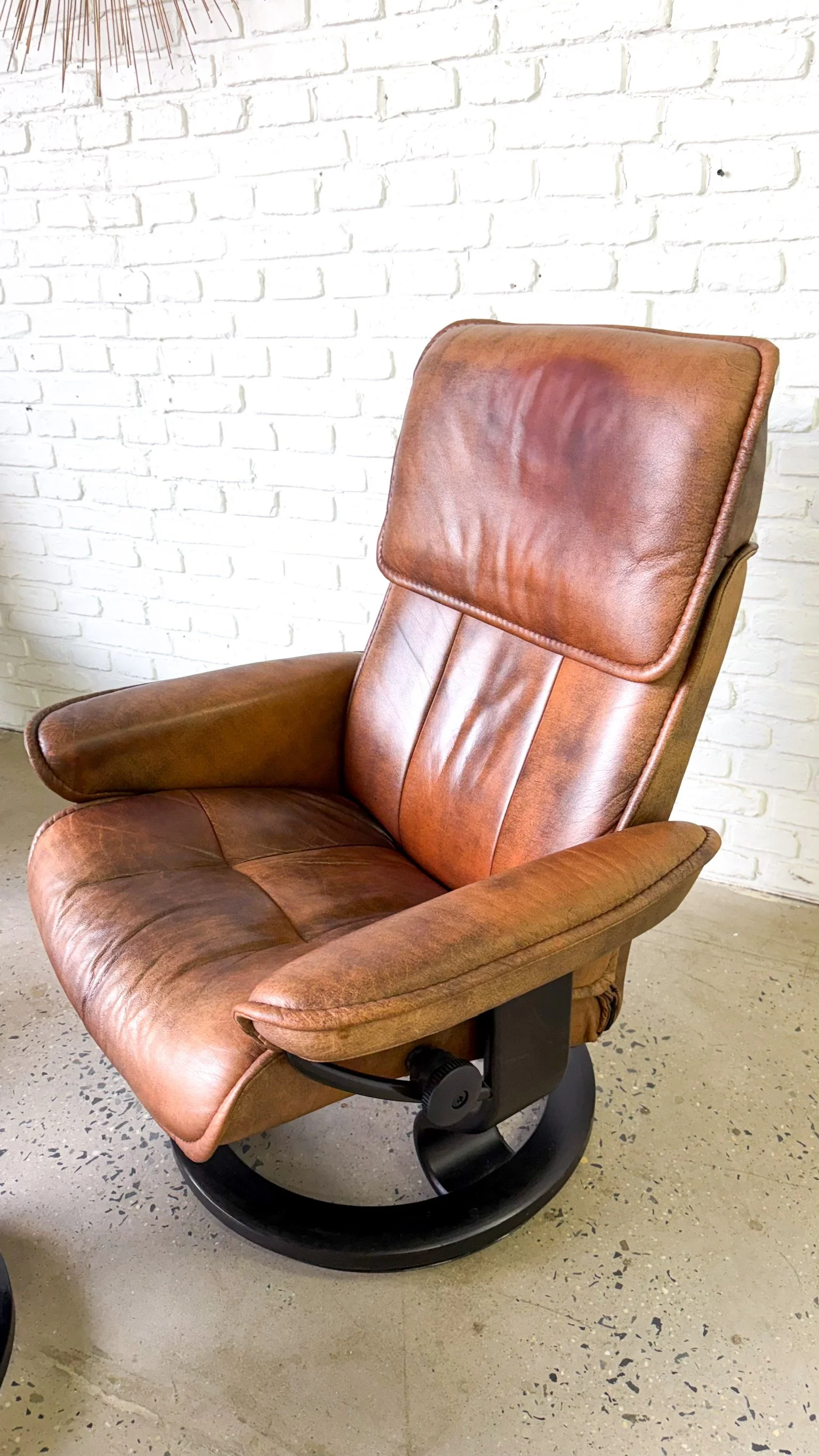 Ekornes Stressless Lounge Chair Pair7.jpg