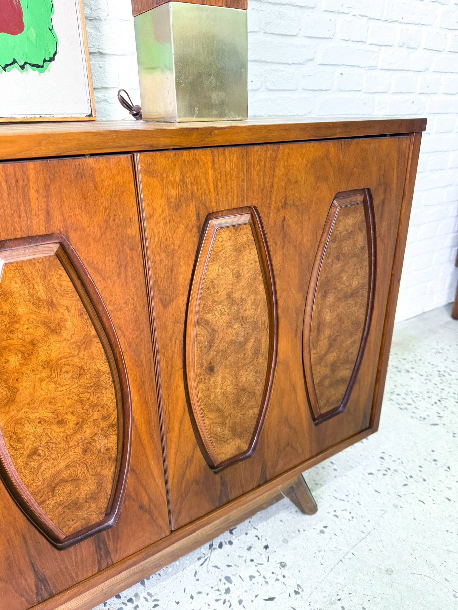 Young MFG Low Dresser16.JPG