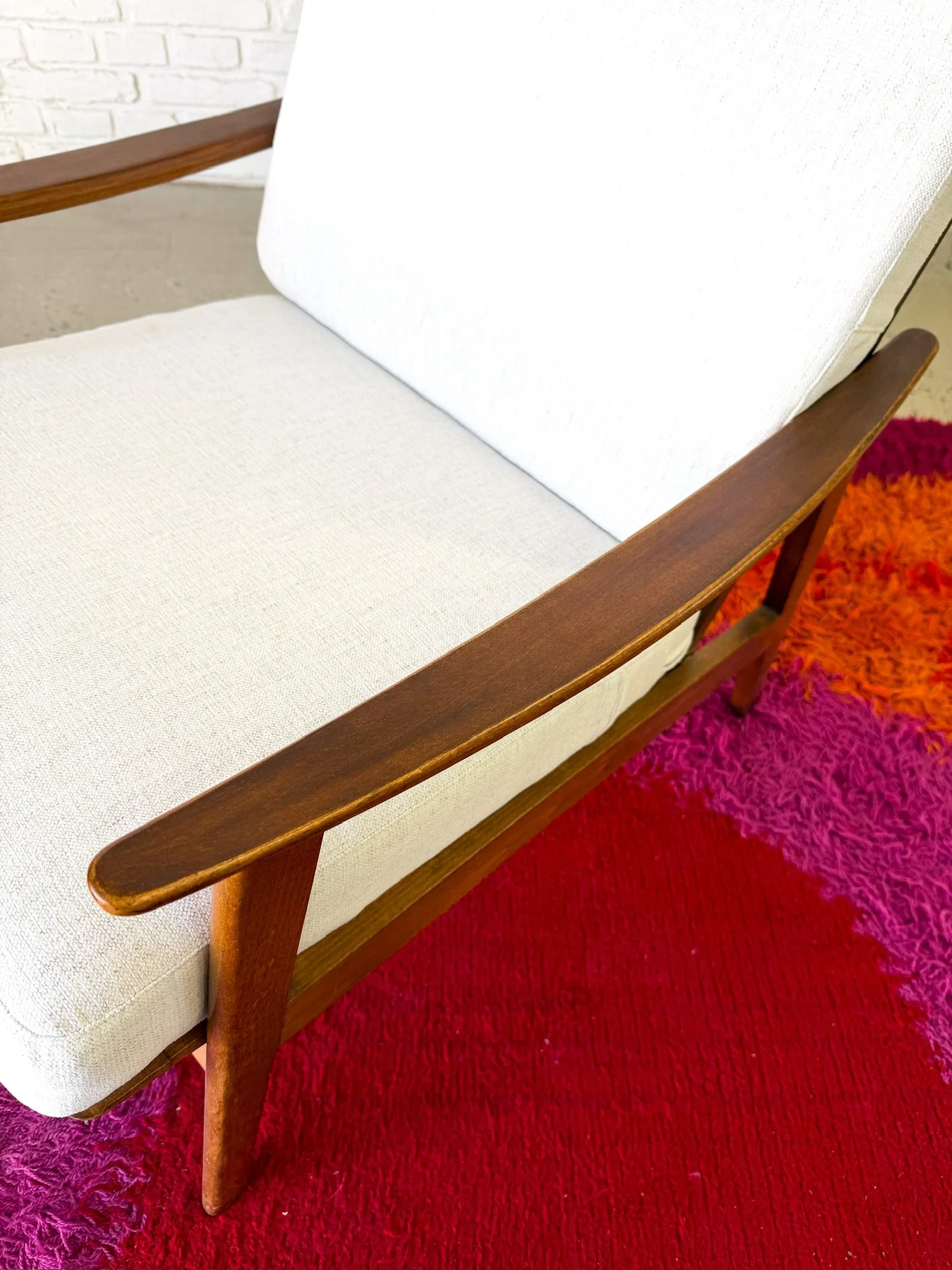 Mid Century Lounge Chair 14.jpg