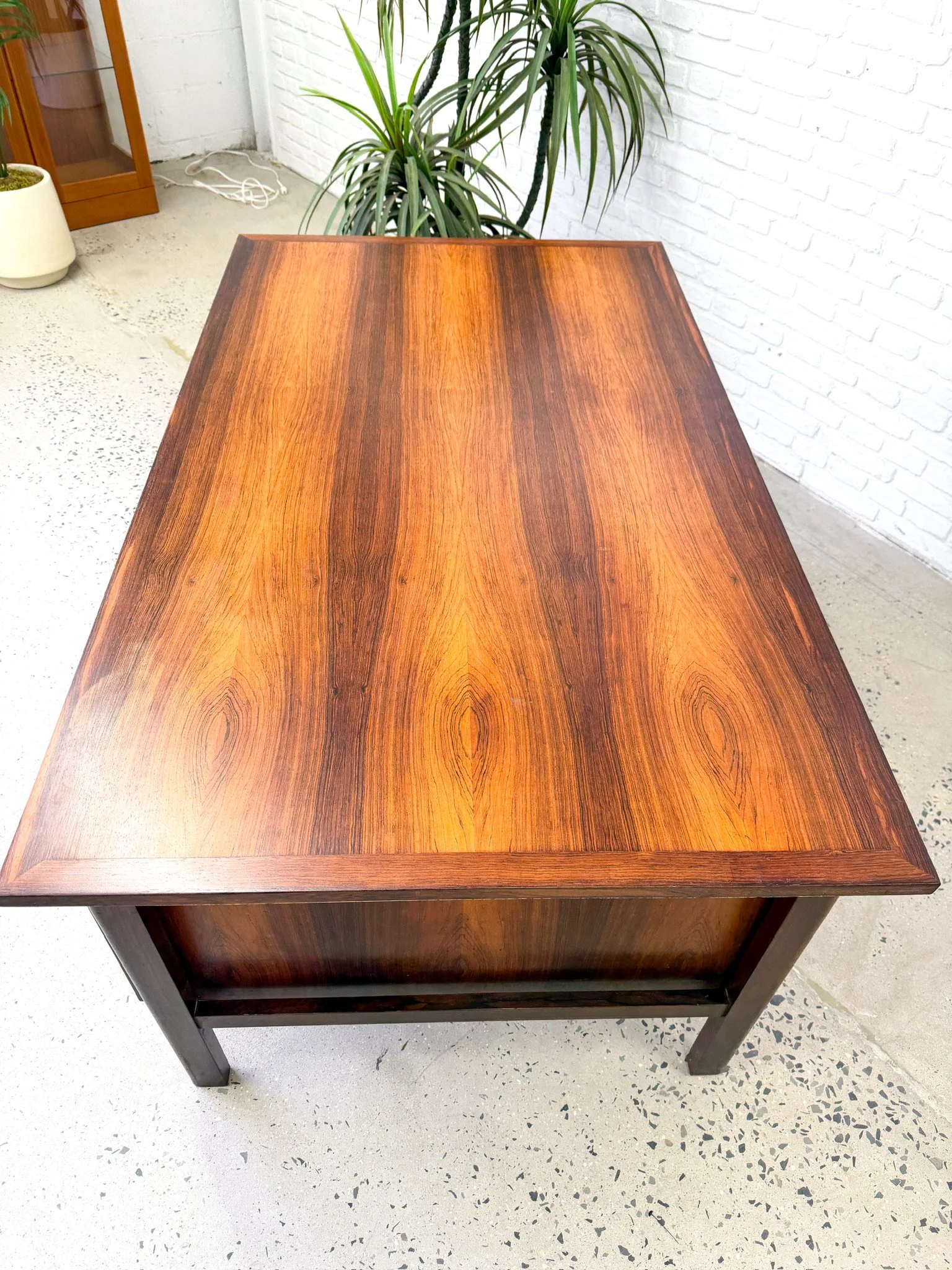 Rosewood Executive Desk4.jpg