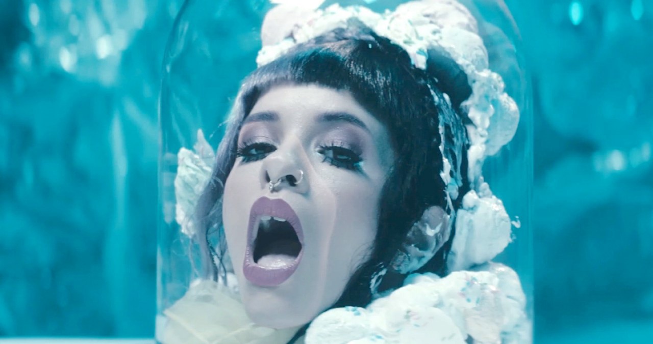 melanie-martinez-tag-youre-itmilk-and-cookies-double-feature_9468443-6119_1800x945.jpg