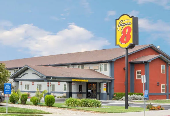 Super 8.jpg