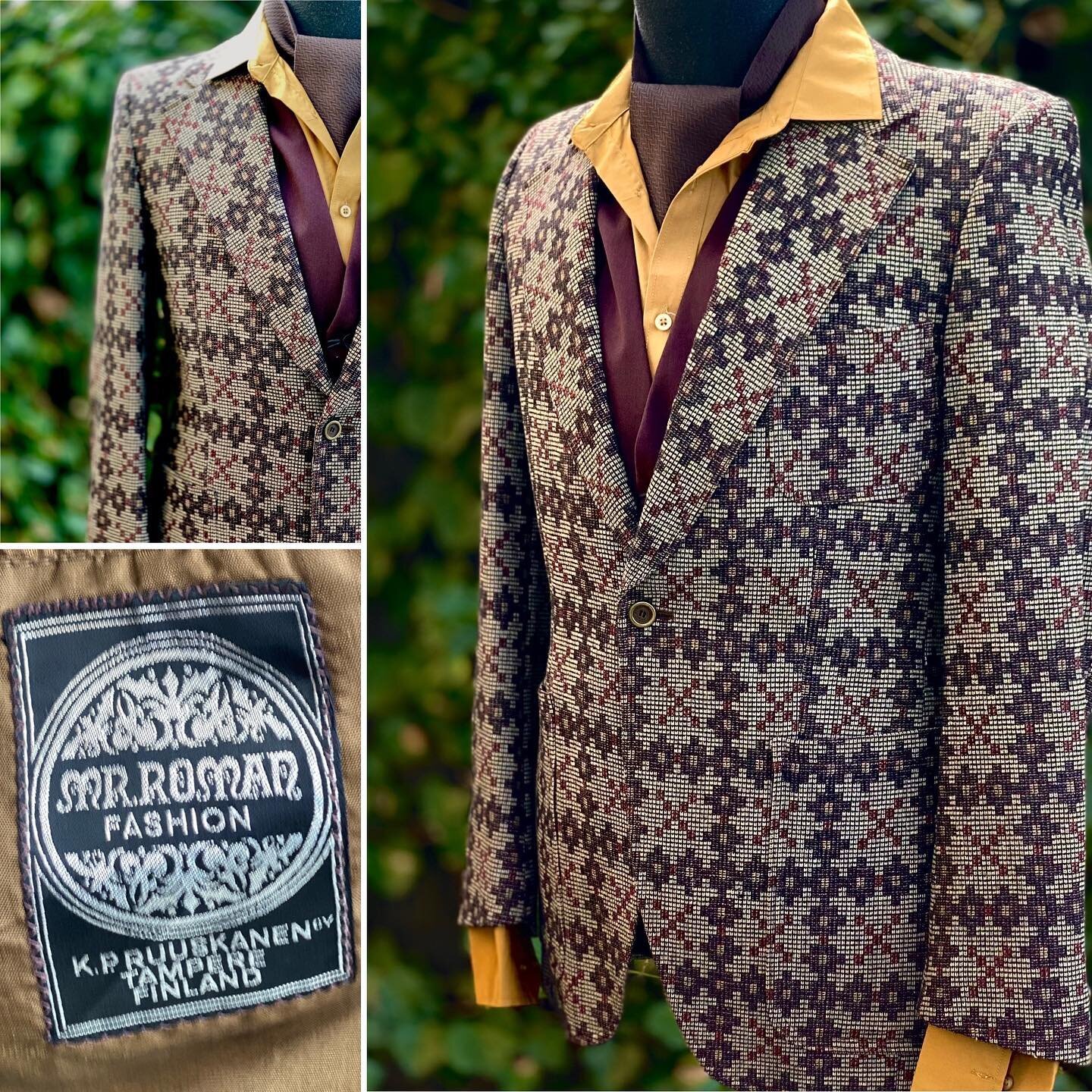 Retro tweed jacket 1970s original. 
#vintage #truevintage #vintagetweed #tweed #1970s #70sfashion #leura #leuravintage