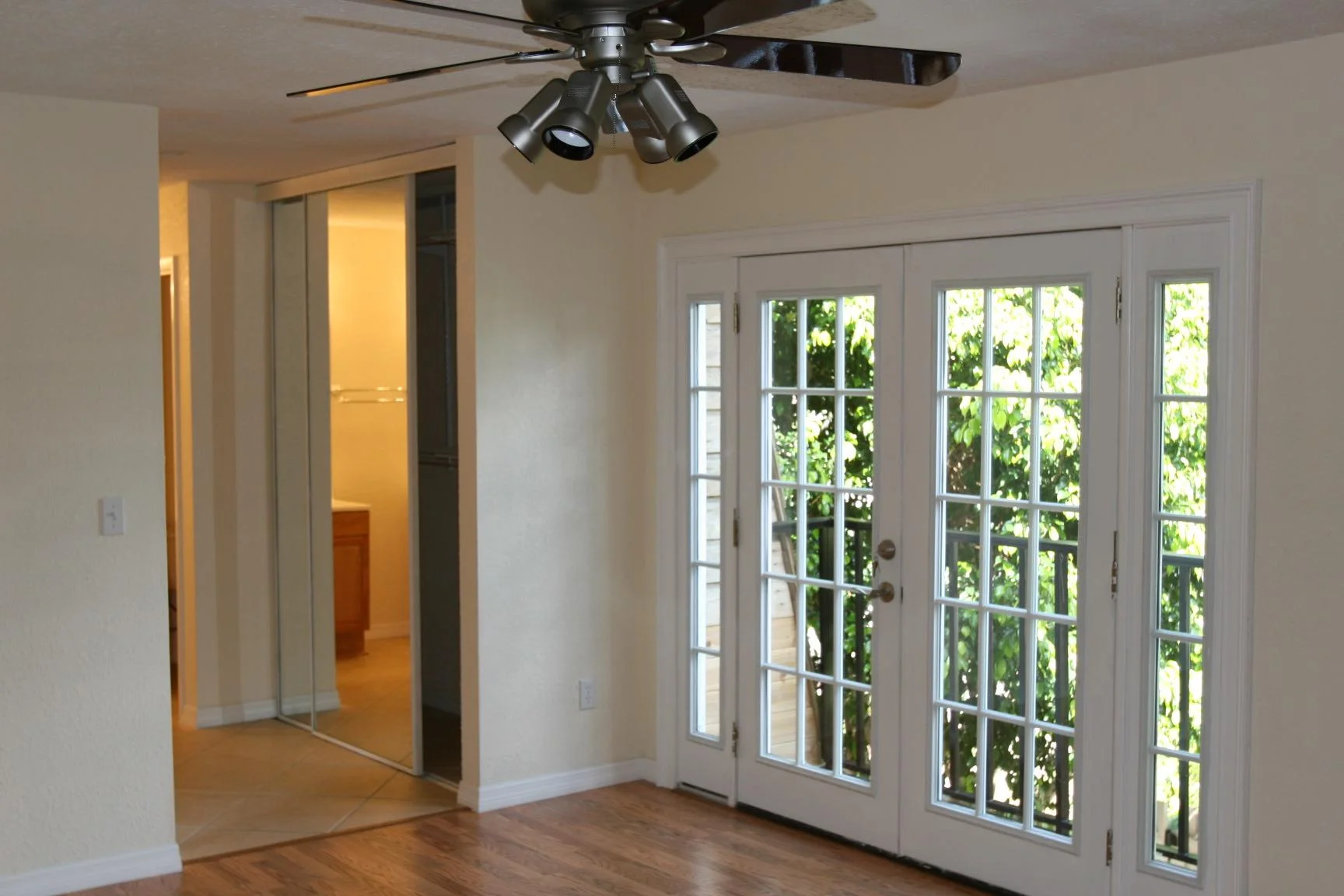 1525 master entrance to bath done.JPG