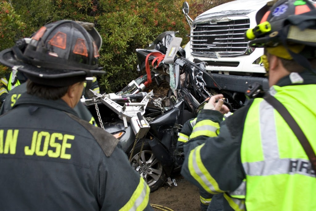 auto crash sta 14, 10, 5 Dec 200942.JPG