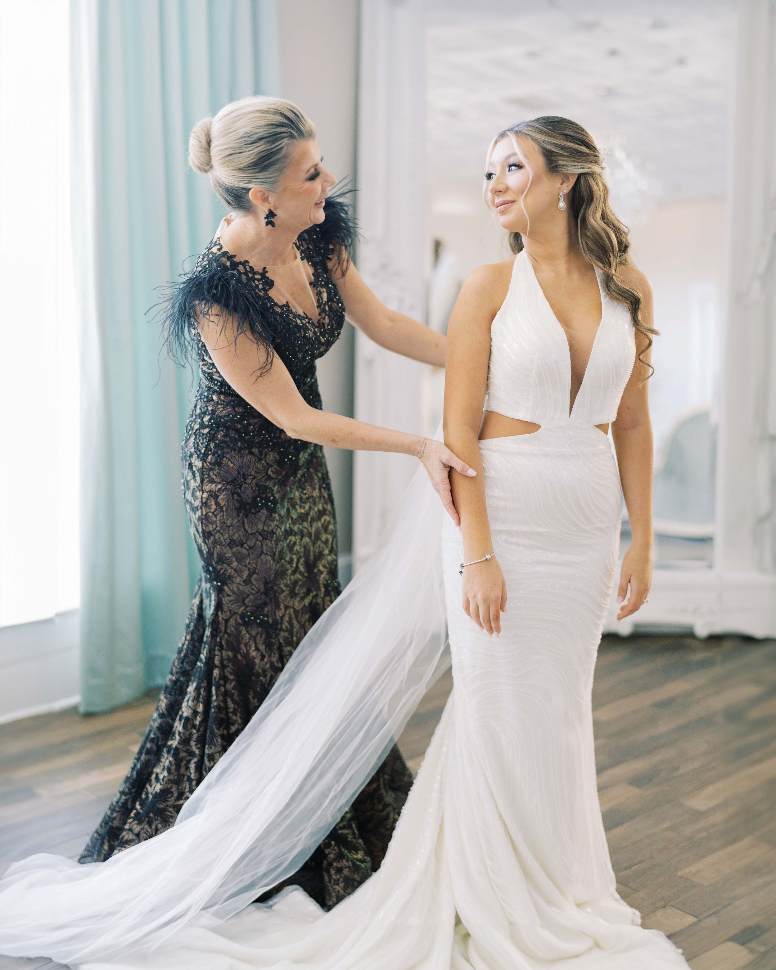 mother-daughter-bridal-photos.jpg