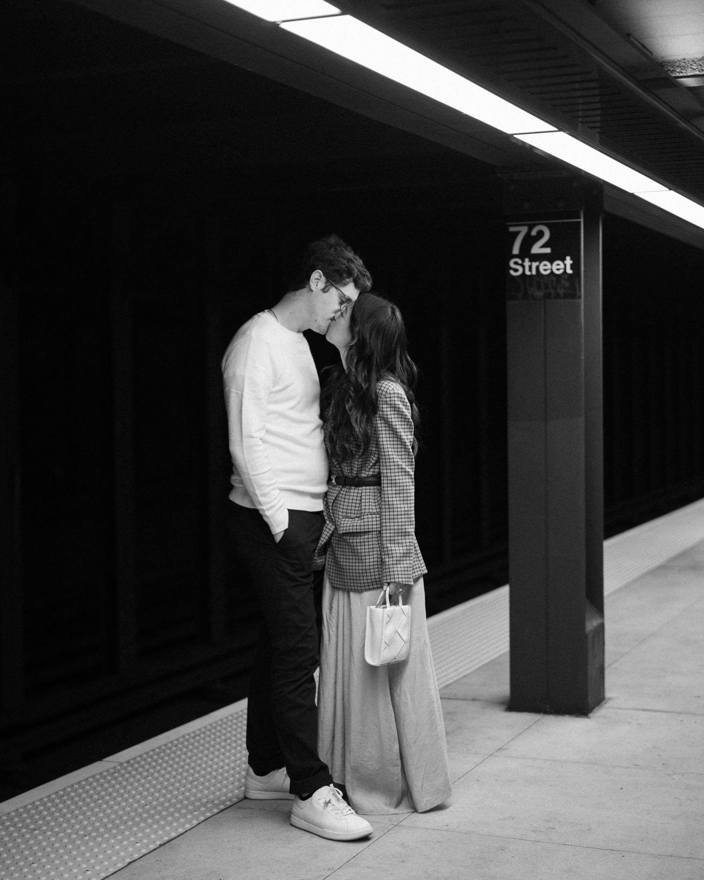 couple-photoshoot-in-subway.jpg