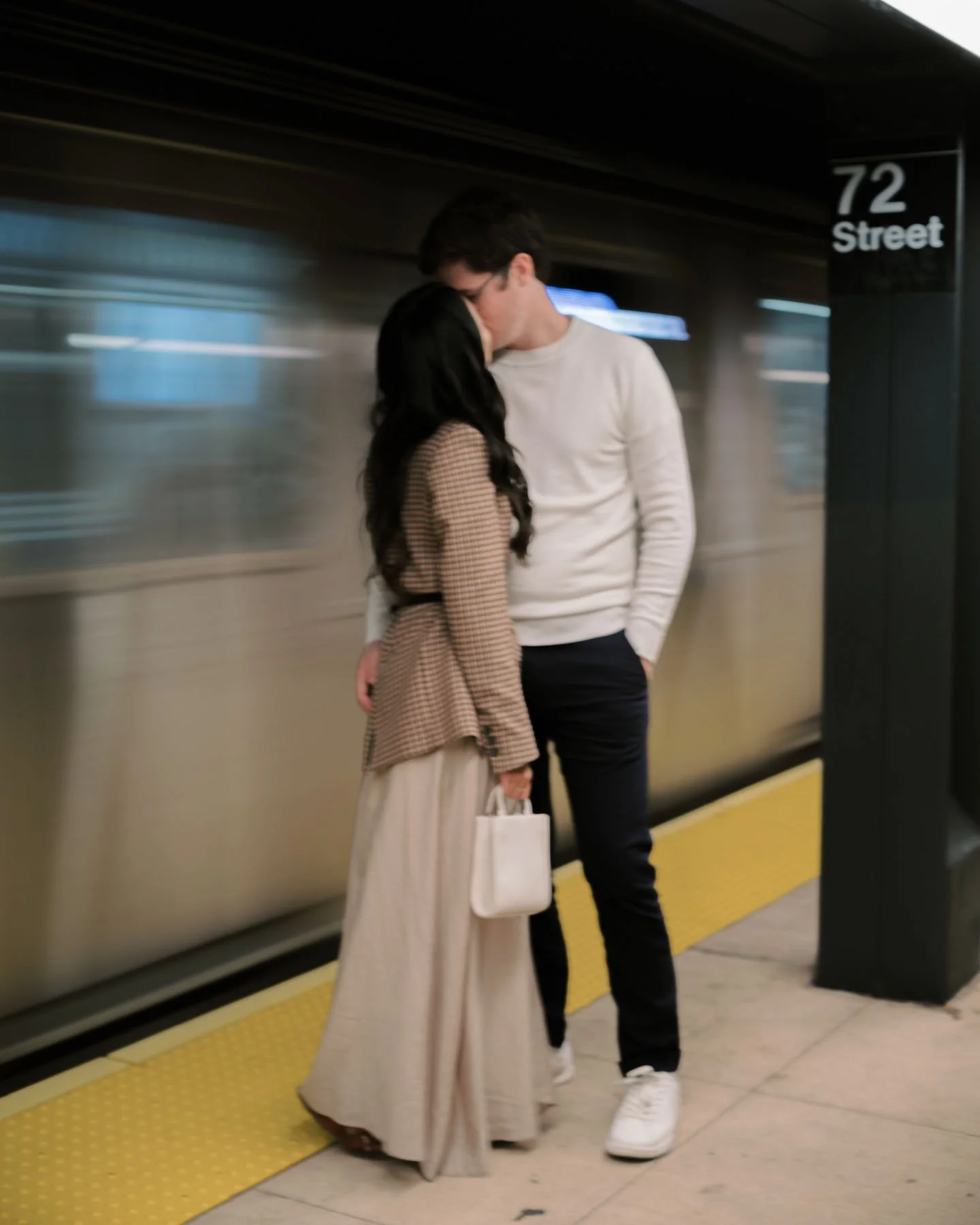 new-york-city-subway-couple-photos.jpg