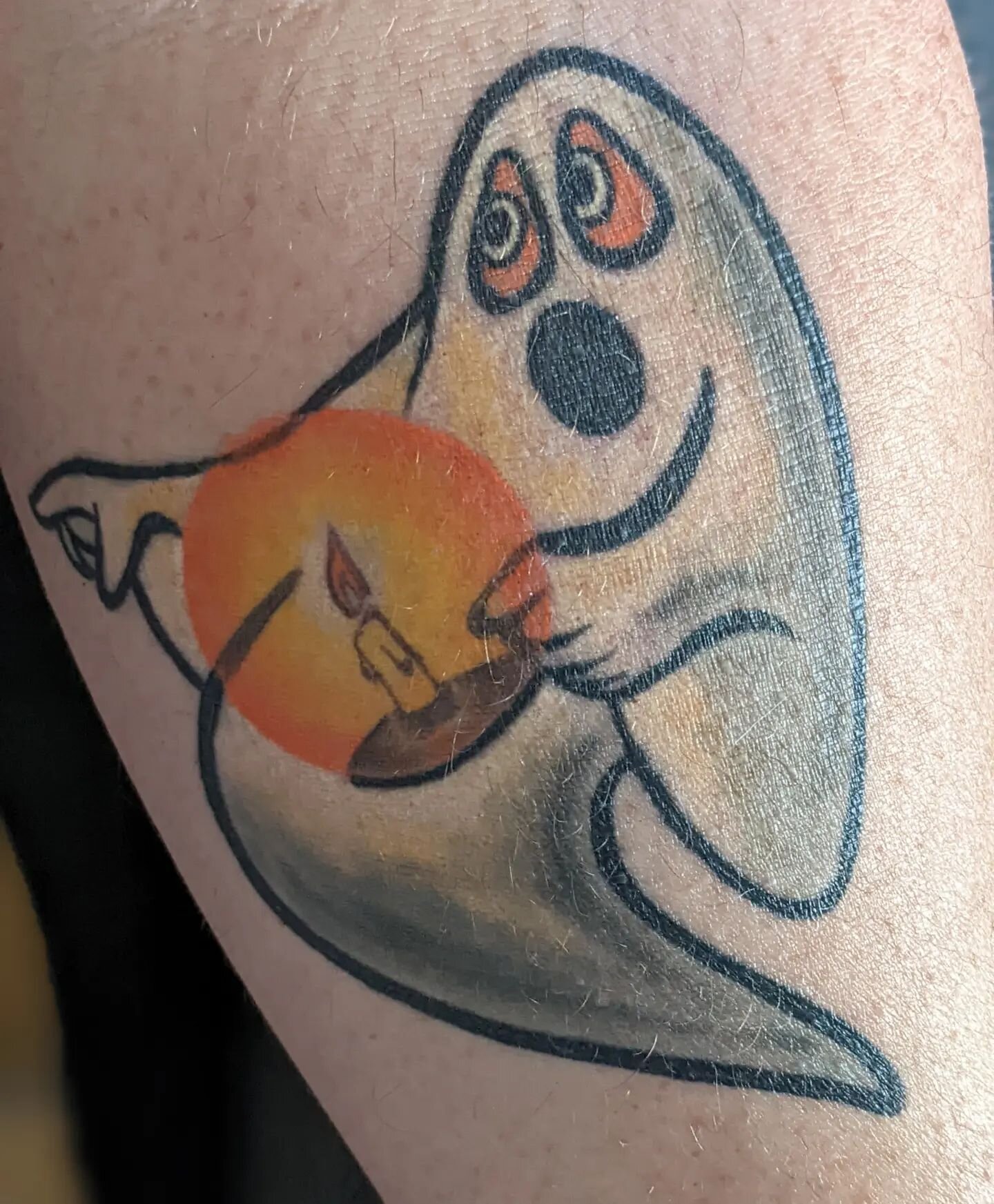 Meant to post this after it was healed and then I totally forgot to do it. If you don't know, this is based on the Beistle vintage Halloween decorations. I don't think this ghost has a name so we lovingly call him Candle Fucker. Thanks to @tattoo_elv