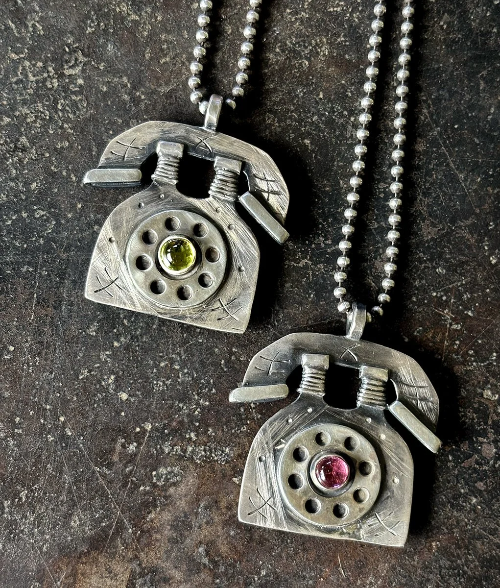 PhoneNecks.jpg