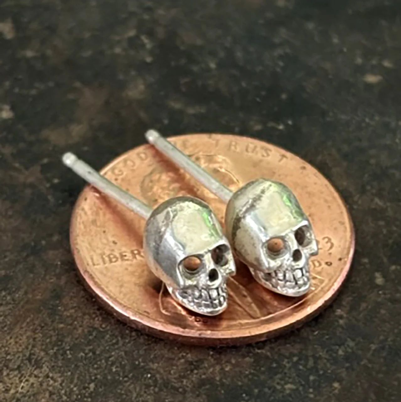 Skullstuds.jpg