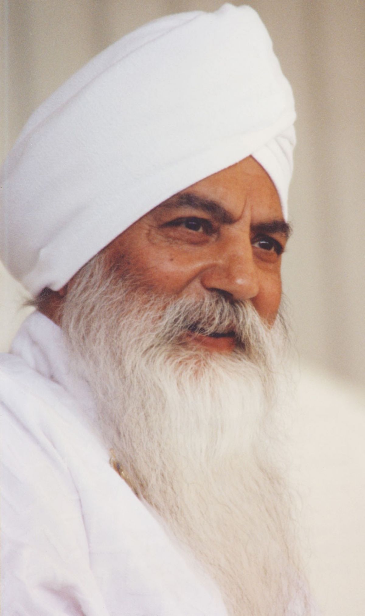 Yogui Bhajan “La persona que toque el Gong perfectamente puede recibir la experiencia del Sonido Primario: ADI NAAD Quien lo logre es llamado ADI NATH”