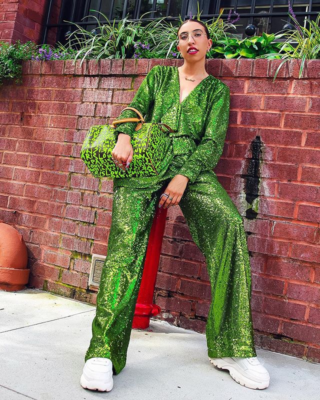 ~ #NYFW Day 3: Welcome to the Emerald City.... have you ever seen a look on the runway and instantly knew you had to wear it? That was me last fashion week when I saw this sparkly green @cinqasept look💚💥so happy I was able to wear it yesterday for 
