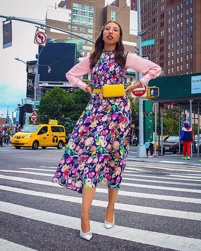 ~ #NYFW Day 4: not your typical florals🌸🌼💐spotted wearing this fun @nicolemillernyc dress while on my way to her show the other day! I styled it with a belt bag from @lutzmorris and white woven shoes from @manoloblahnikhq what do we think? #Making