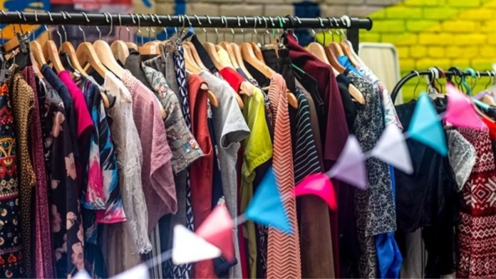 The Great Debate: Thrifting vs. Buying New