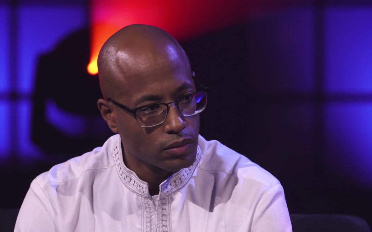 Entrevue et prestation à L'Heure est grave