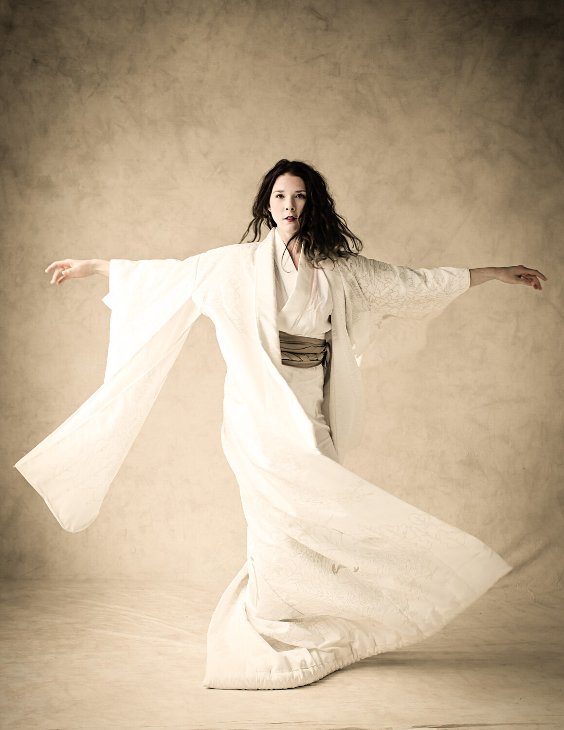 140414 Laura Kimono Dance-90-Edit.jpg