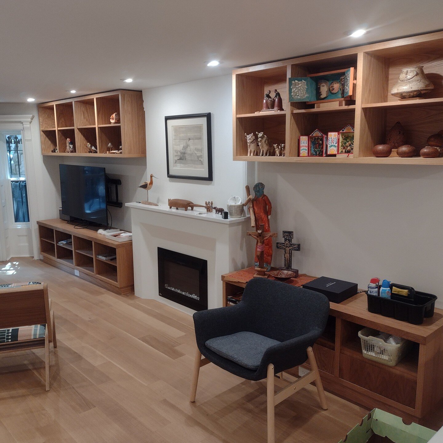 More from our work with the guys at @kln_studio_nyc. We've got a series of oak storage units that turned this brownstone garden floor from a finished space to a customized one. We're not sure if we're more impressed with the work or our clients' coll