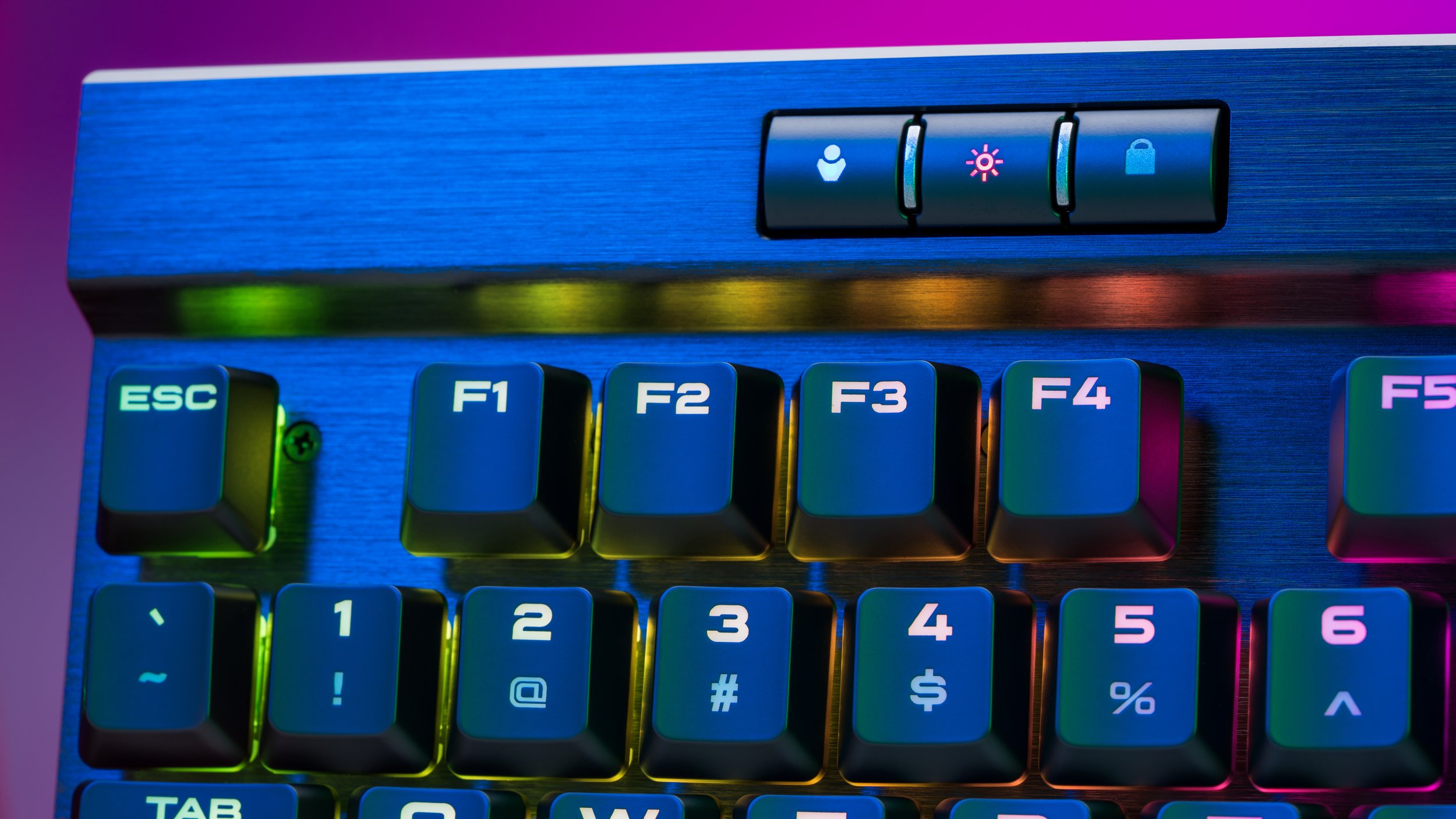 Corsair_K70_MK2_3.jpg