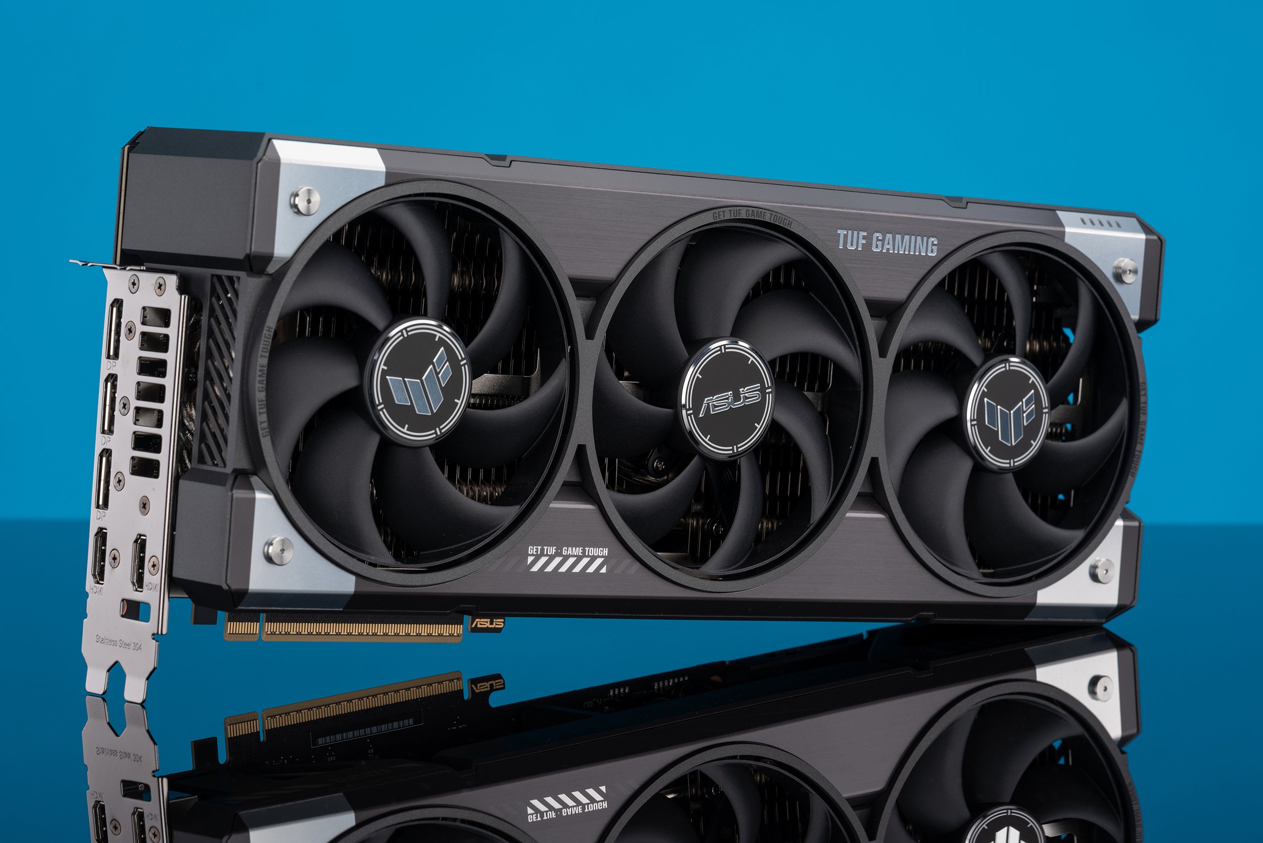 ASUS TUF Gaming GeForce RTX 5080 16GB_2 copy.jpg