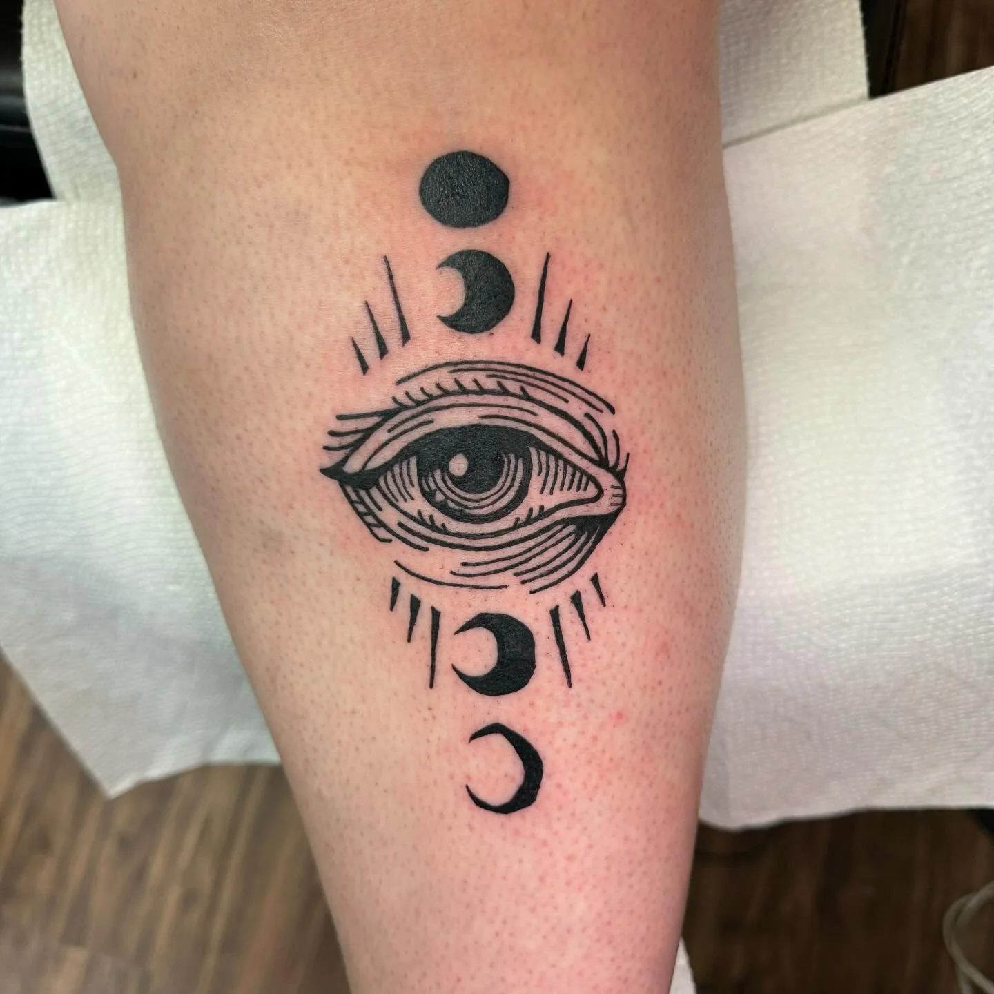 ✨🌙✨
.
.
.
.
.

#maxcreo #creotattoo #blackworktattoo #traditionaltattoo #traditionaltattoos #boldtattoo #boldtattoos #blacktattoo #blacktattoos #woodcutstyle #woodcuttattoo #stpetetattoo #tampatattooartist #tampatattoos #tampatattoo #tampatattooshop