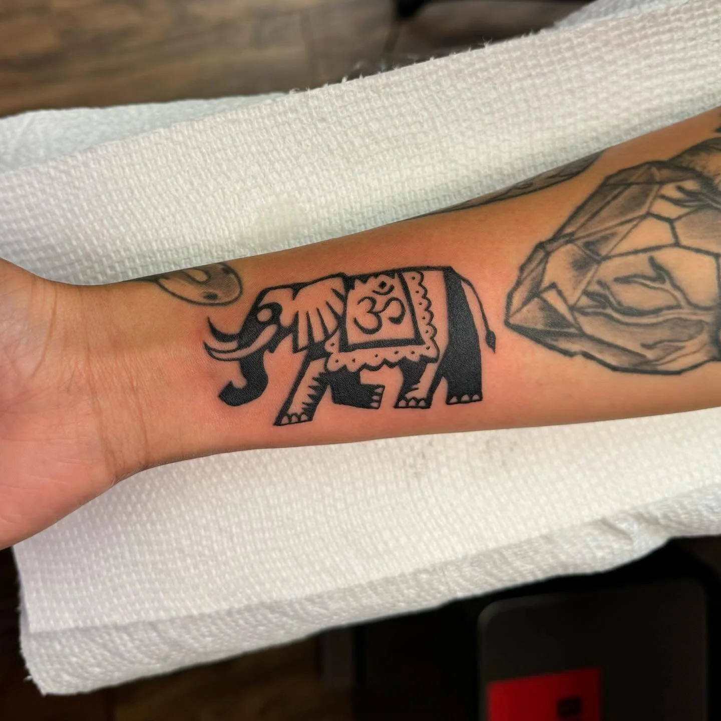 🐘🤍
.
.
.
.
.
.
.
.
.
.
#maxcreo #creotattoo #blackworktattoo #traditionaltattoo #traditionaltattoos #boldtattoo #boldtattoos #blacktattoo #blacktattoos #woodcutstyle #woodcuttattoo #stpetetattoo #tampatattooartist #tampatattoos #tampatattoo #tampat