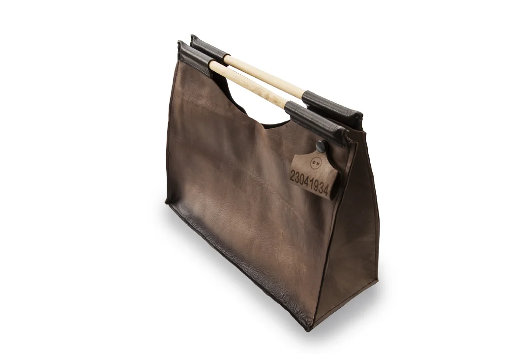  Tasche  German for "bag"   A bag for a man with a need for a shopping tote and a desire to make use of the leather from his beautiful, old leather armchair.&nbsp; 