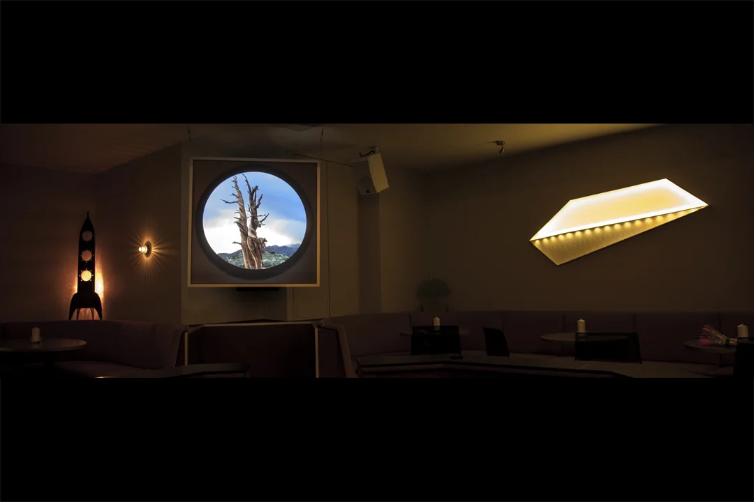  A view of the VFO and other pieces designed by Peter Wörner and myself for the lounge 