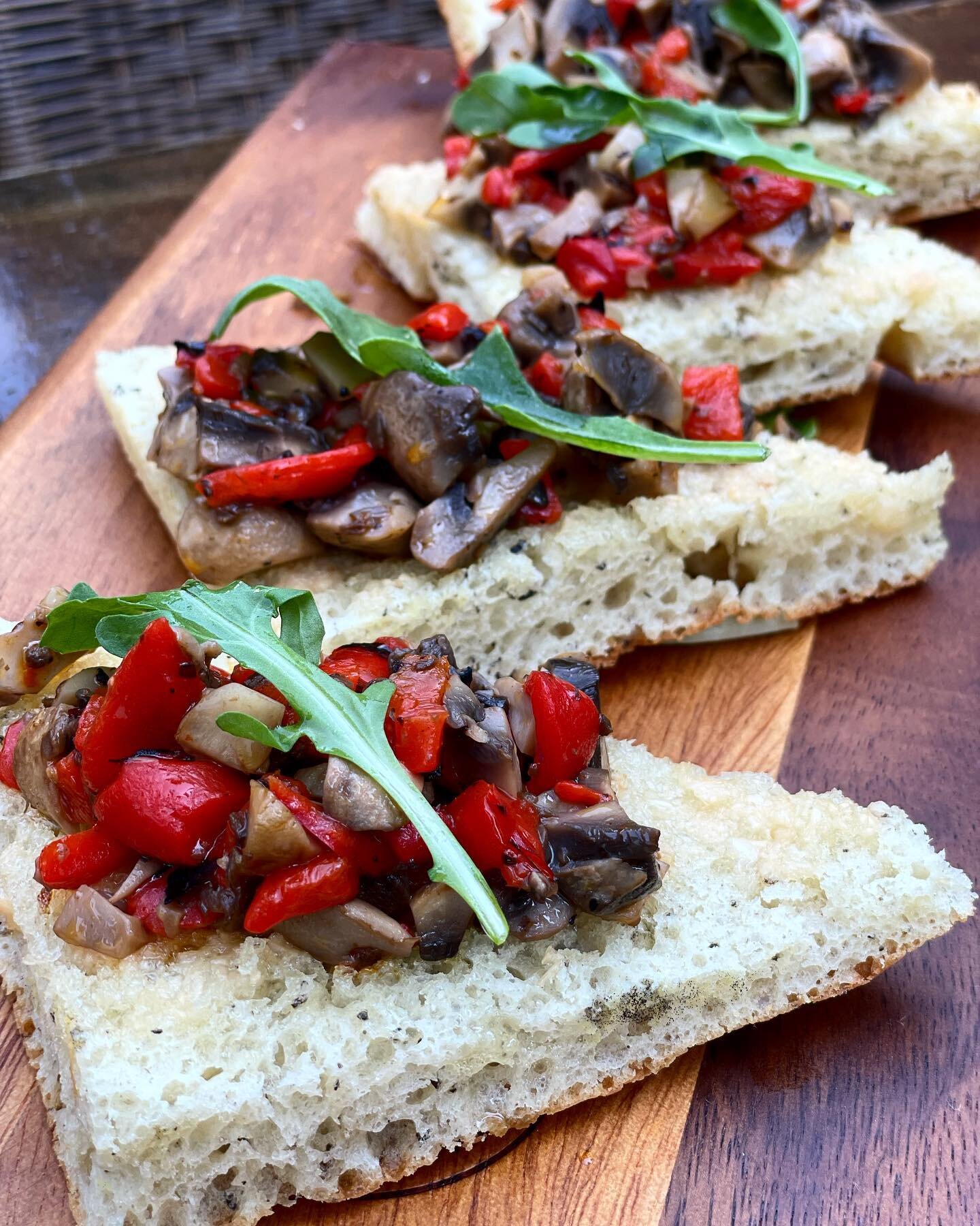 Our new Truffle Mushroom Bruschetta comes with saut&eacute;ed mushrooms, roasted bell peppers on top of cheesy garlic bread made in-house by @cheffogegio ❣️ with a drizzle of truffle oil!