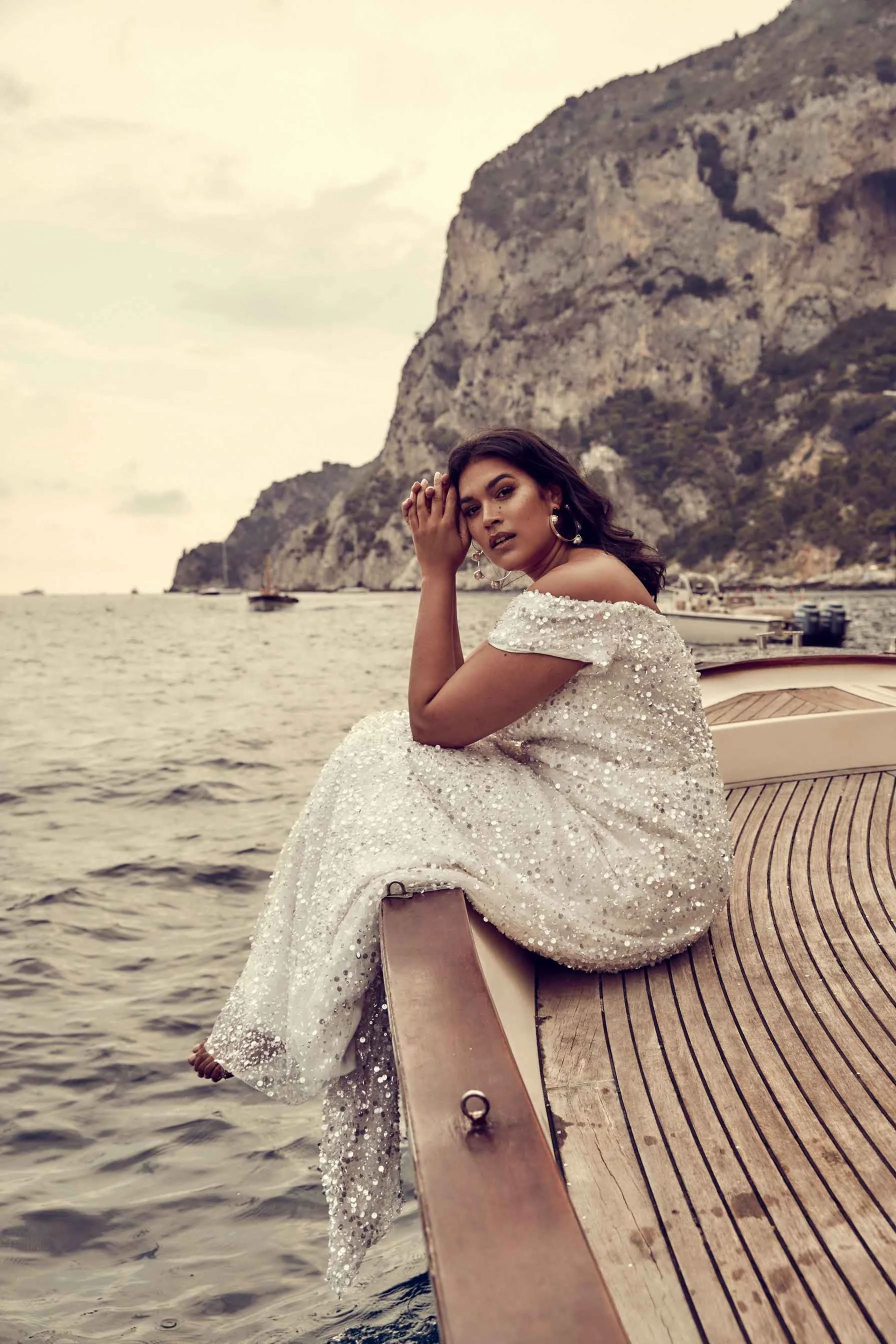 chosenbyoneday-labelladonna-2018-curve-loren3.jpg
