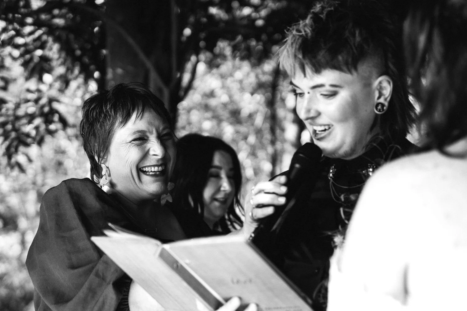 Dee Wild Queer Celebrant_LJM Photography_Bec and Dayna2.jpg
