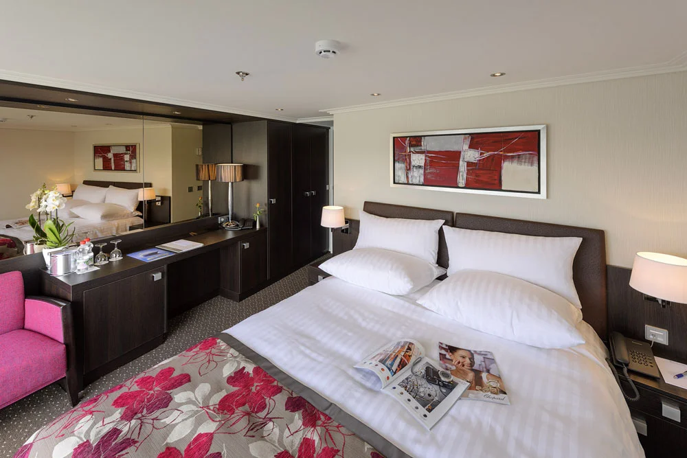 Panorama_suite_bedview.jpg