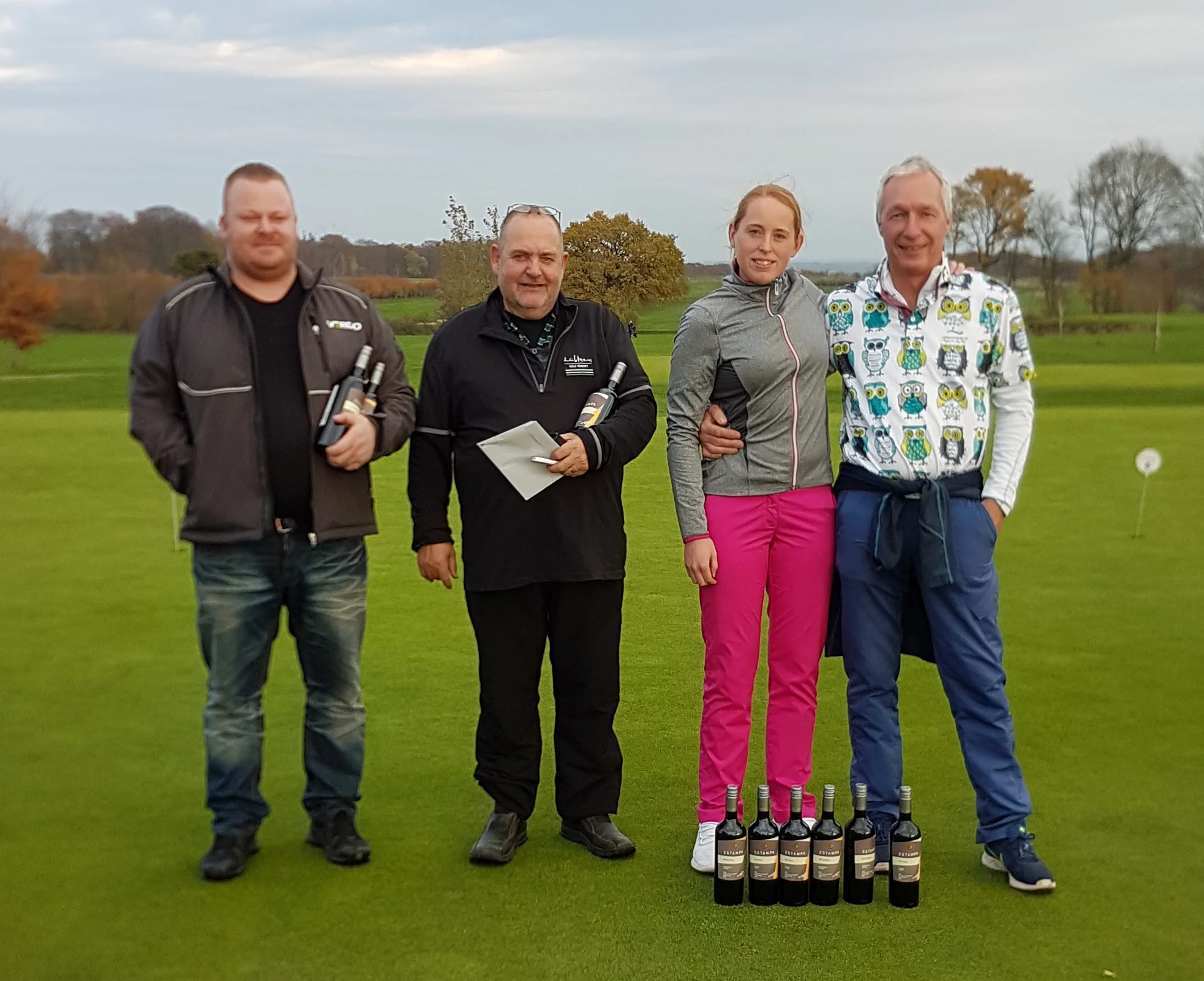 Vinderne af tættest flaget på par 3 hullerne: Lasse Jensen, Allan Andersen, Berit Andersen (2 huller) og Michael Harritz