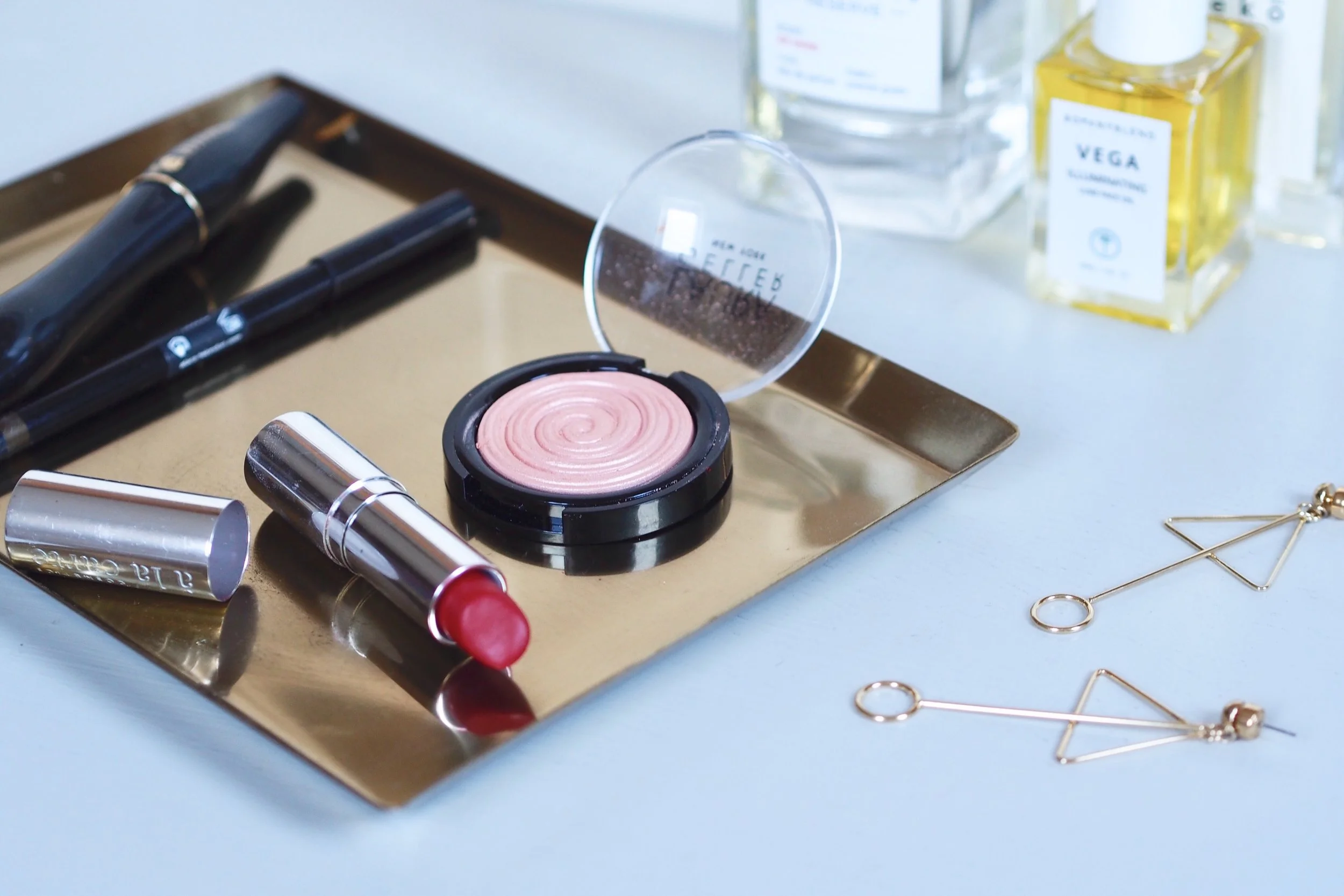 PARTY MAKEUP - 3 SPEEDY LOOKS - The Grown Up Edit .jpg