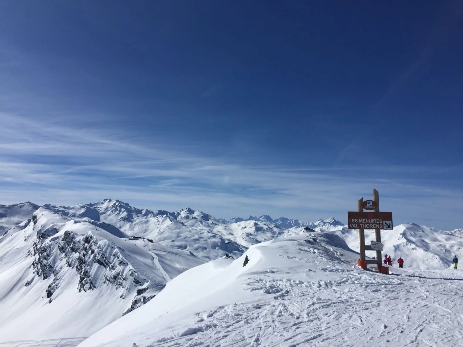 CHALET LES OURSONS - LA TANIA - The Grown Up Edit .jpg