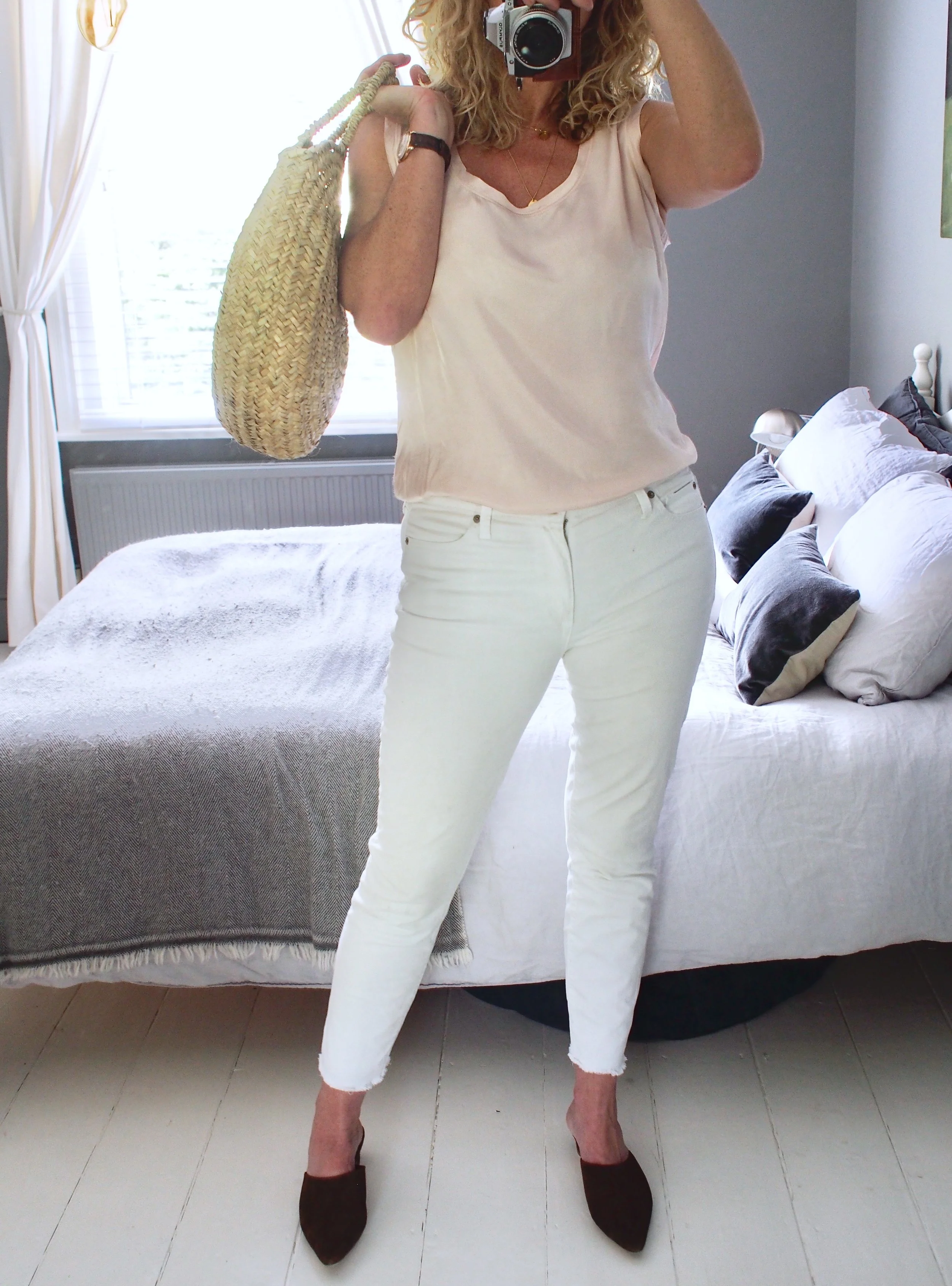 INSTAGRAM SHOP - THE GROWN UP EDIT