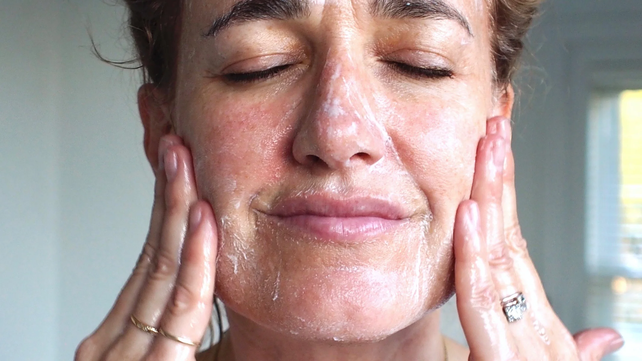 YOUR+GUIDE+TO+FACE+CLEANSERS+-+The+Grown+Up+Edit.jpg