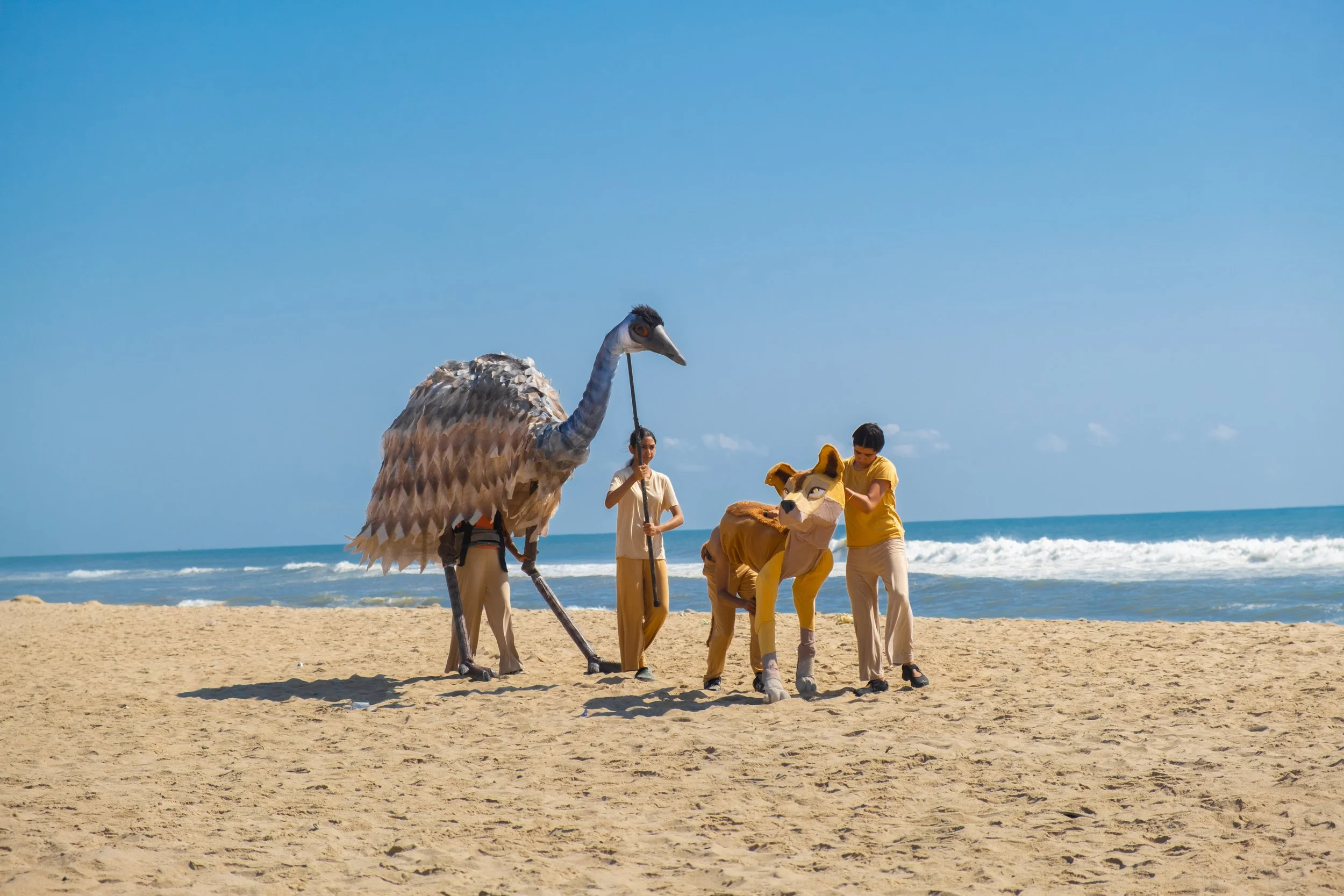 Garrdi and Gadli on Marina Beach Chennai.jpg