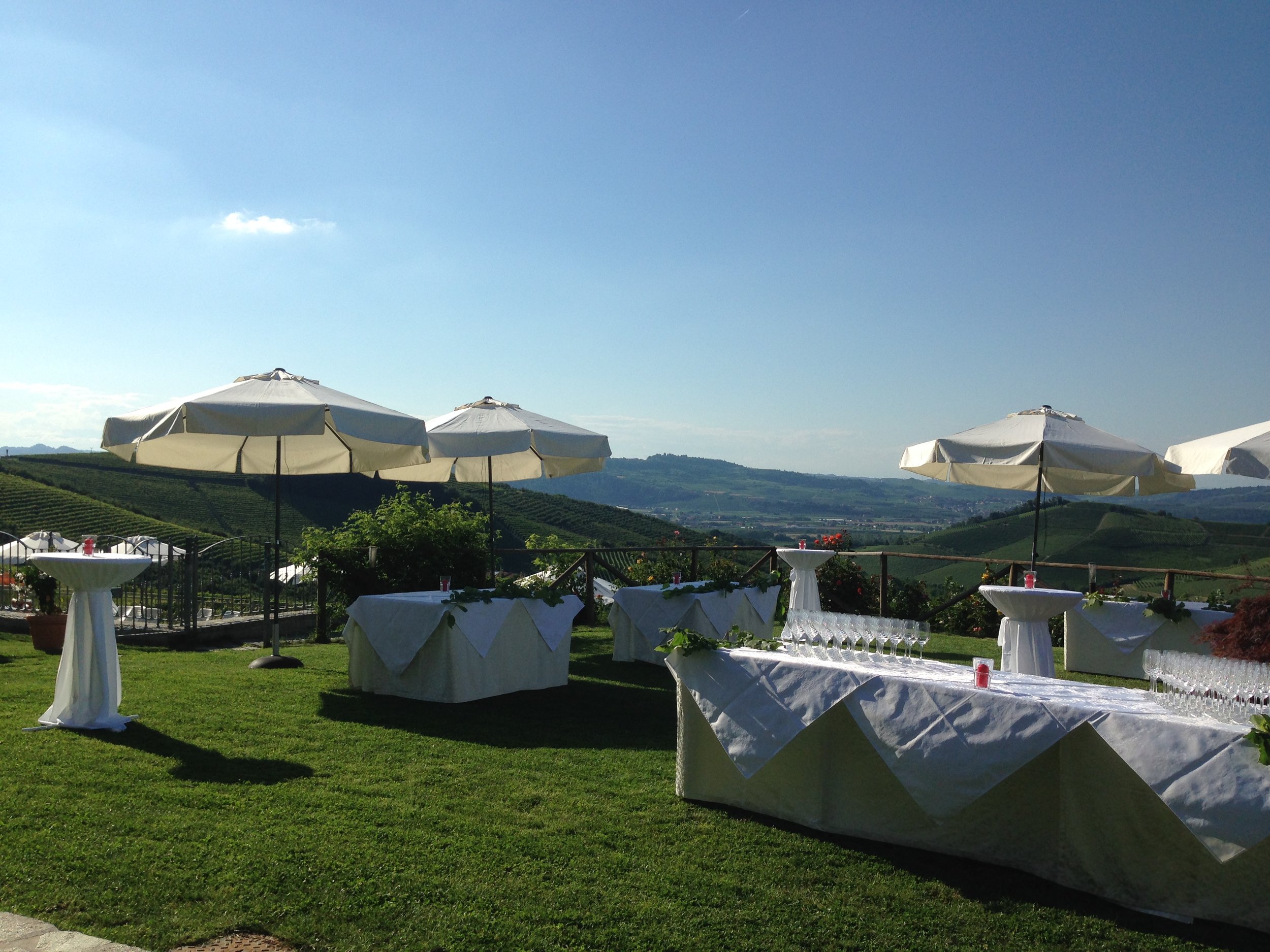 IMG_1270casa nicolini barbaresco ristorante matrimonio location nozze sposarsi nelle langhe hotel in langa vista panoramica.JPG