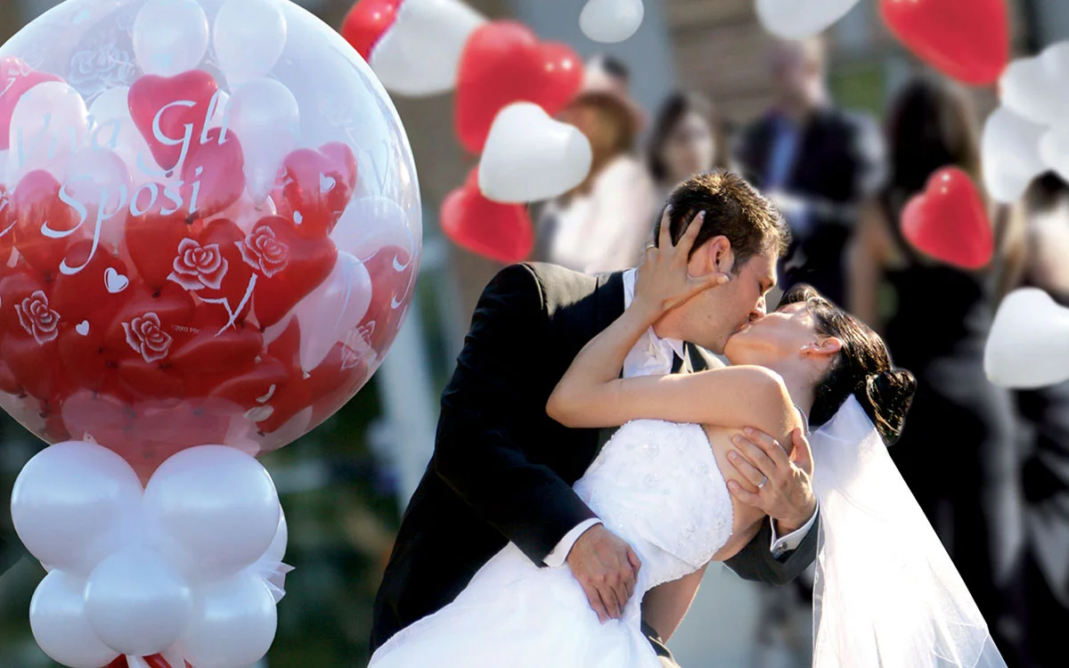 lancio palloncini matrimonio.jpeg
