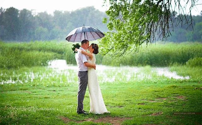 OMBRELLO SPOSA WEDDING LANGHE ROERO.jpg